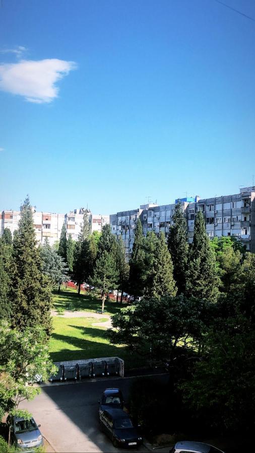 Top-Top Podgorica Bagian luar foto